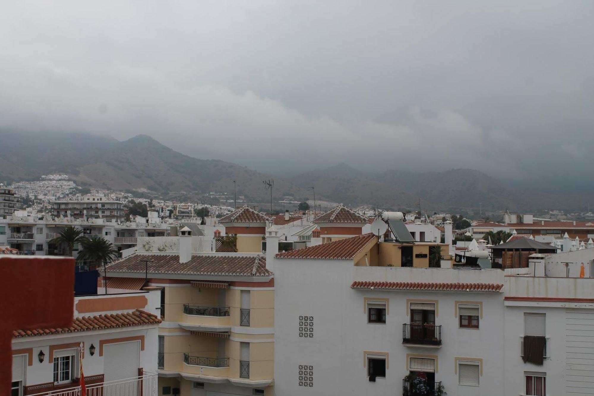 Apartamentos Turisticos Plaza Del Olvido Nerja Exterior photo