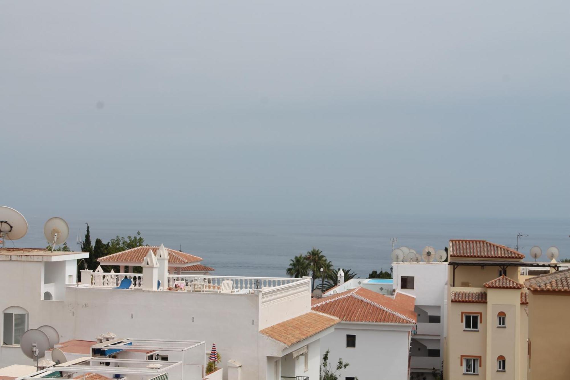 Apartamentos Turisticos Plaza Del Olvido Nerja Exterior photo